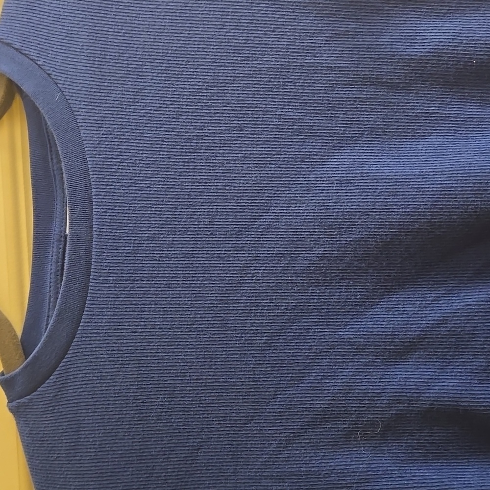 ARITZIA TNA Blue HomeStretch Top XS Crop So Cute!!! ✨💕😀 - Picture 2 of 3